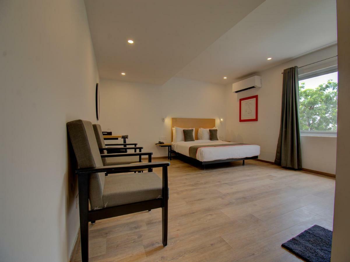Hotel Oyo Townhouse 150 Shreyas Colony Ahmadabad Zewnętrze zdjęcie