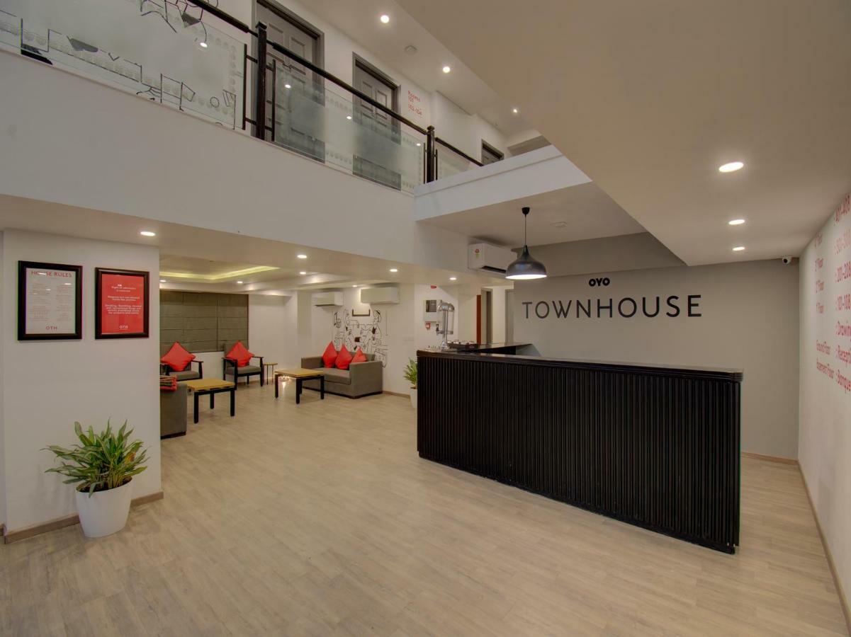 Hotel Oyo Townhouse 150 Shreyas Colony Ahmadabad Zewnętrze zdjęcie