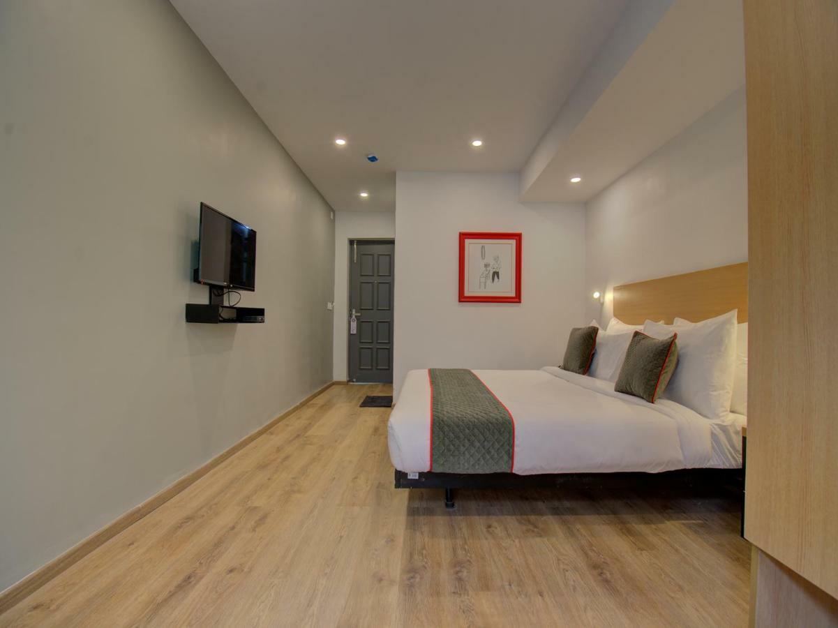 Hotel Oyo Townhouse 150 Shreyas Colony Ahmadabad Zewnętrze zdjęcie